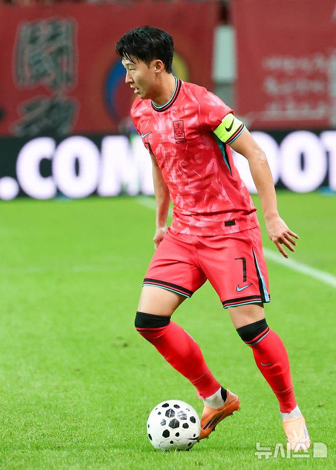 슈팅 0개·볼 터치 11회…브라질 이어 파라과이도 뚫지 못한 '손톱'