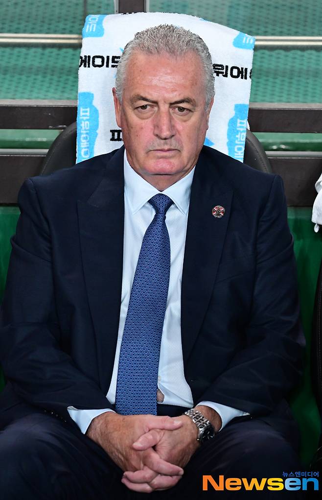 일본 비기고 한국 진 파라과이 감독 “한국 백3 월드컵 경쟁력 있어” [A매치 현장]