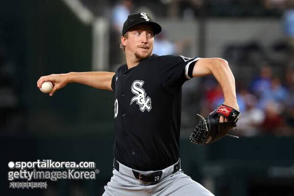 'KBO MVP→욕받이 전락→연이은 방출' 충격 몰락, NC 복귀가 정답일까…'자유의 몸' 앞둔 페디, 한국 다시 찾나