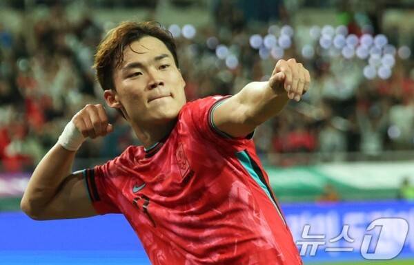 [현장목소리] 홍명보, 다 계획이 있었다 '반쪽짜리' 손흥민, 기용...