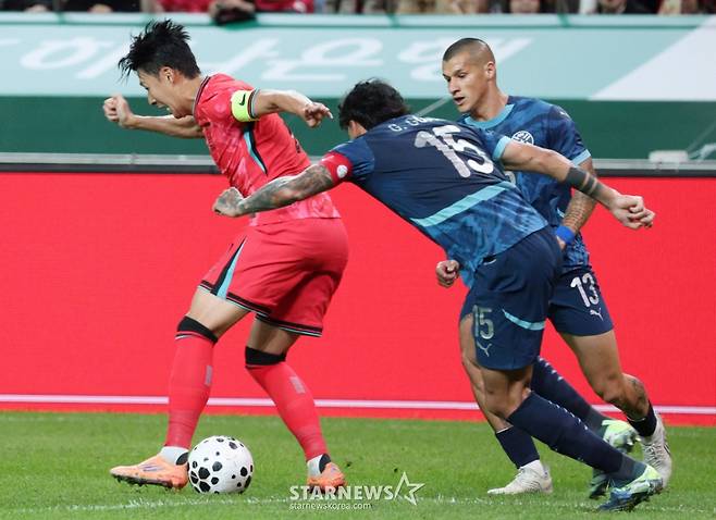 침묵 넘어 존재감 사라진 손흥민, 하프타임 '칼교체'에 최저 평점까지 [상암 현장]