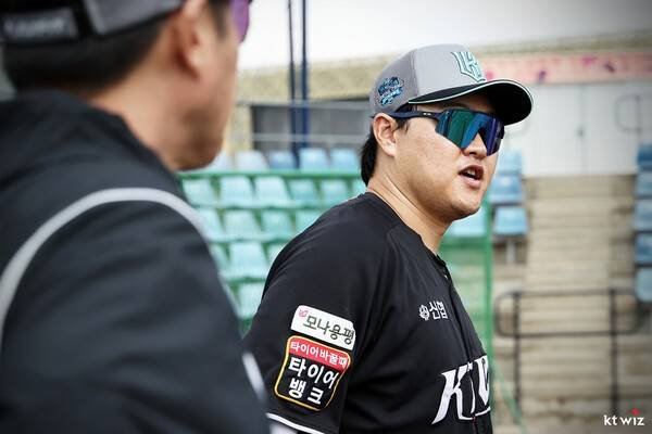 '충격의 2군 0홈런' KT 베테랑 거포, 결국 19년 만에 1군 출장 '0'…작년 FA 포기했는데 올해는 더 힘들다