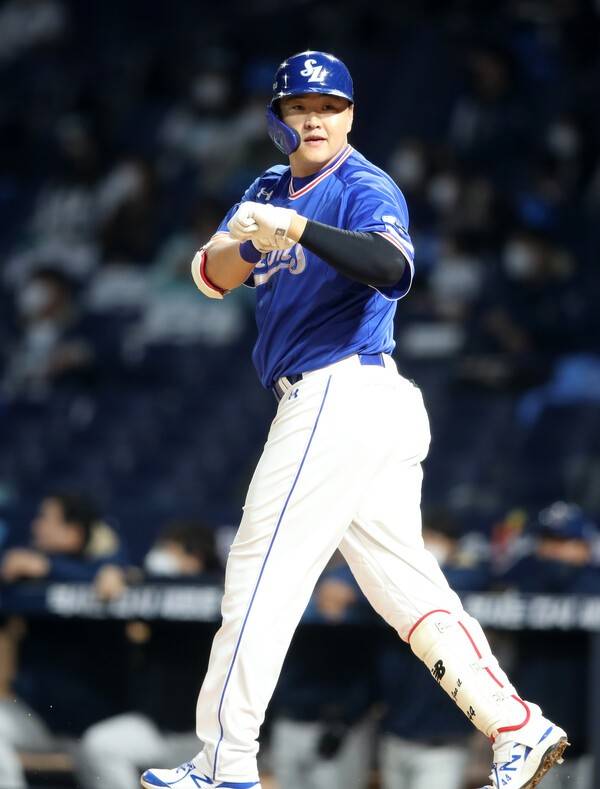 '충격의 2군 0홈런' KT 베테랑 거포, 결국 19년 만에 1군 출장 '0'…작년 FA 포기했는데 올해는 더 힘들다