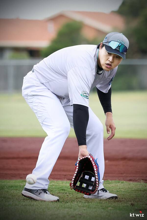 '충격의 2군 0홈런' KT 베테랑 거포, 결국 19년 만에 1군 출장 '0'…작년 FA 포기했는데 올해는 더 힘들다