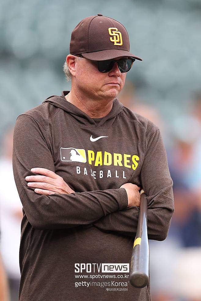 '연봉 28억 받는데' 충격의 사퇴 선언…