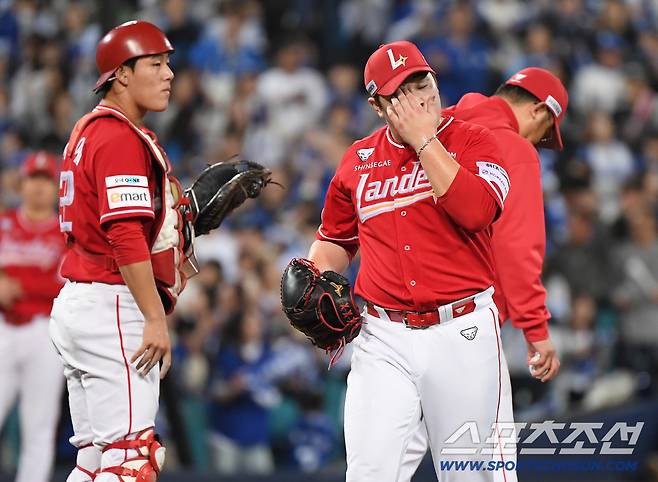 패전 투수의 퇴근길에 박수 갈채가 쏟아졌다, 대체 왜?[준PO 현장]