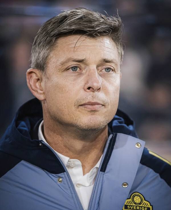 [오피셜]'클린스만은 양반이었다' 2300억 이삭을 동네선수로 만든 '덴마크 재앙', 이웃나라 축구 망치고 '전격 경질'