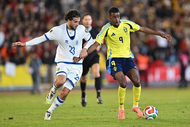 [오피셜]'클린스만은 양반이었다' 2300억 이삭을 동네선수로 만든 '덴마크 재앙', 이웃나라 축구 망치고 '전격 경질'