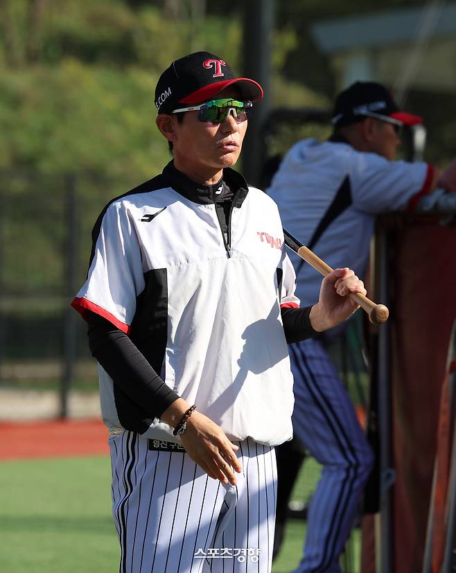 염경엽 감독, LG와 한 번 더 간다···KS 종료 후 재계약 발표 예정