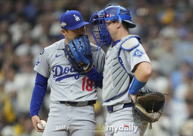 前 KIA 선수 소환한 '3213억' 최고 몸값의 철벽투…'日 선수 최초+21년+37년' 기록 잔치 벌였다