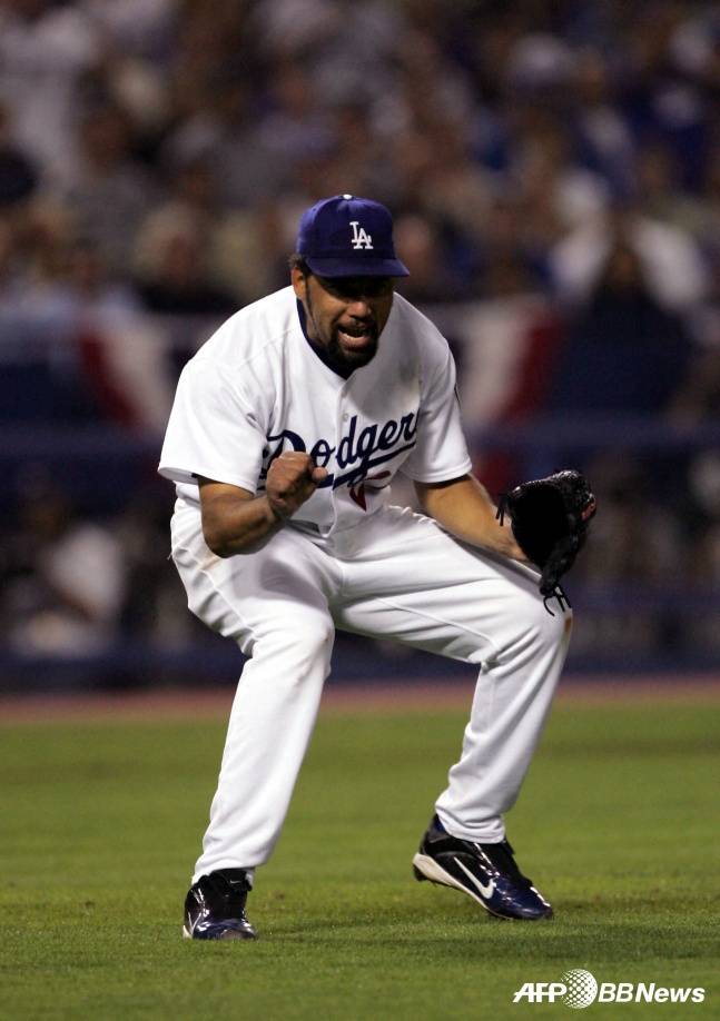 하늘로 떠난 전 KIA 외인, 4631억 日 투수 역투에 21년 만에 소환되다