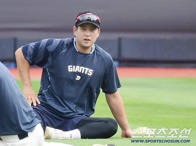 '쇄골 골절' 80억 포수 수난시대, 현재 상황은?