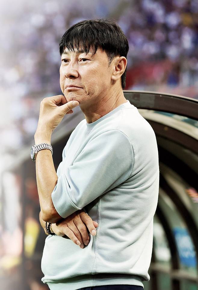 선수들끼리 호텔방에서 ‘감독 교체 투표’ 뒤 대표이사에 전달…신태용 작심 폭로 ‘막전막후’