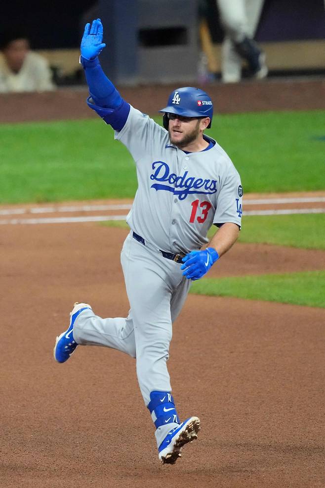 10월 다저스 선수의 특권인가, PS 통산 14호 홈런…구단 역사 바꿨다