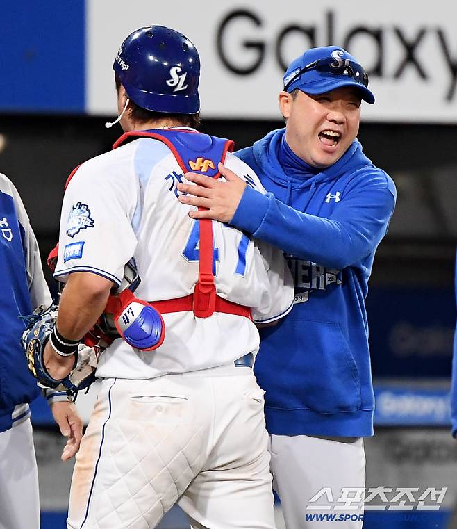그렇게 잘던졌는데 왜? '괴물' 폰세와 1차전 맞대결, 어째서 최원태가 아닌가