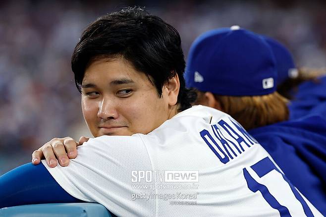 'PS 1할 타율' 오타니 결국 '안 하던 일'까지, 루틴 버리고 다저스타디움에서 3년 만에…