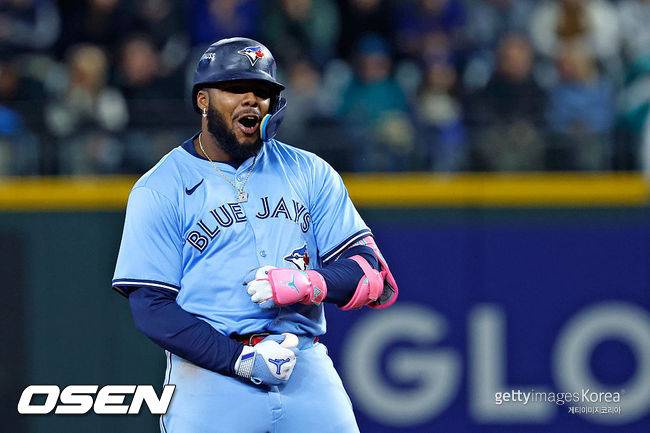 '드디어 터졌다' 토론토의 반격, 시애틀 폭격 13-4 완파…시리즈 1승2패 [ALCS3]