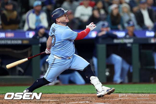 '드디어 터졌다' 토론토의 반격, 시애틀 폭격 13-4 완파…시리즈 1승2패 [ALCS3]