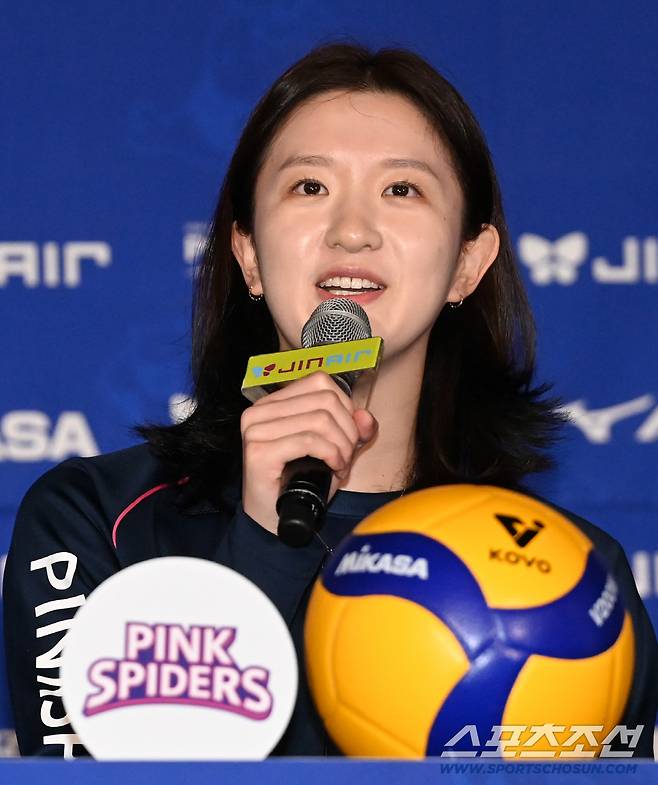 '김연경 은퇴' 흥국생명 자존심 상하네, '기업은행·도로공사' 2강 체제 예고…