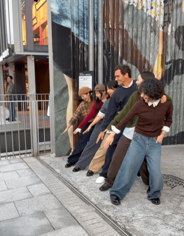 [김종석의 그라운드] 김밥 마는 테니스 황제 페더러. 한국에서 K-컬처에 빠지다