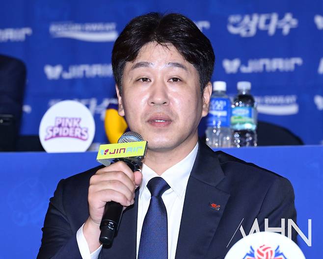 7표 중 5표나 던져졌다...올 시즌 정규 1위 예상팀은 'IBK기업은행' [V미디어데이]