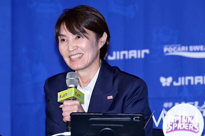 7표 중 5표나 던져졌다...올 시즌 정규 1위 예상팀은 'IBK기업은행' [V미디어데이]