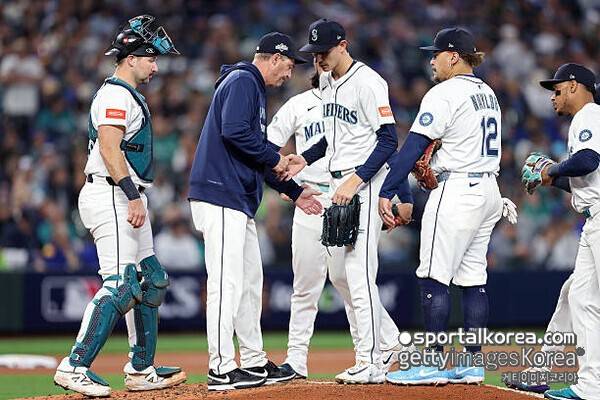 '믿기 힘든 대참사' MLB 역사상 이런 경기는 없었다...시애틀, 18피안타·13실점·5피홈런·4이닝 연속 홈런 '총체적 난국'
