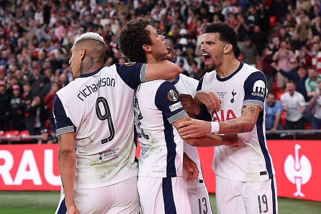 LA FC서 ‘9경기 8골’ 훨훨 나는 손흥민 바짓가랑이라도 붙잡았어야 했나…‘비피셜’ 英 BBC “토트넘 스트라이커 너무 부족해, 보강도 쉽지 않을 것”