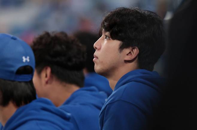 [오피셜] '충격' 한화 PO 엔트리서 '35세' 안치홍 전격 탈락, '천만다행' 삼성은 '부상 당한' 김영웅 합류