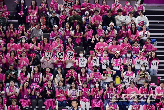 '배구밖에 모르는 바보' 김연경, 왜 후배들은 이를 악물었나