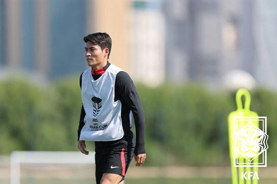 '불러주는 팀 하나 없었는데' 홍명보도 반했다, 韓 역대급 '인간 승리'는 진행 중...3부 리거에서 홍명보호 스리백 중심으로