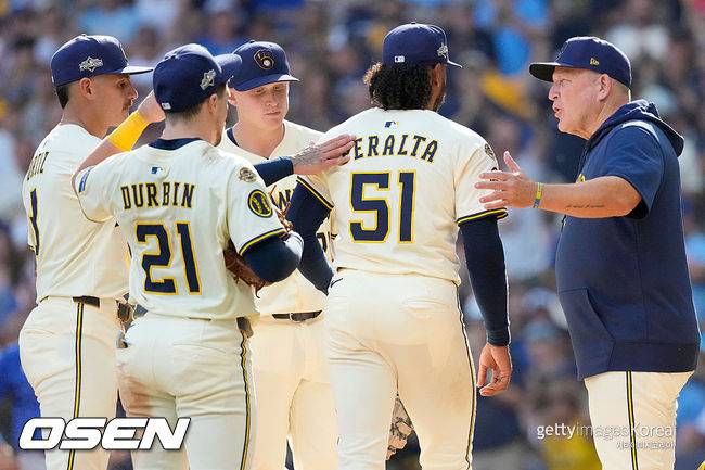 세상에 이런 감독 봤나, 다저스에 2연패 당했는데…선수들한테 손 편지라니