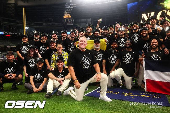 세상에 이런 감독 봤나, 다저스에 2연패 당했는데…선수들한테 손 편지라니