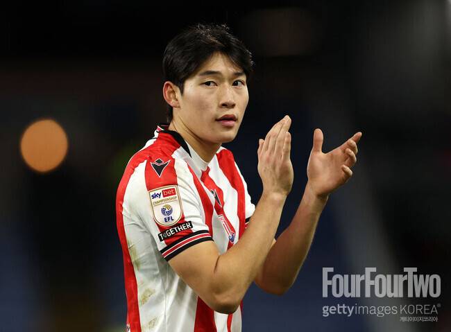 ‘스토크의 왕’ 배준호 부상 당했는데…“솔직히 이제 기대감 없다, 토트넘 임대생 활용해야”