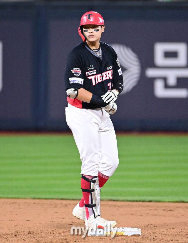 오선우가 KIA 1루 꿰차면 김석환에게 생존기회 열린다…김종국 실패했던 그 승부수, 4년만에 빛 볼까