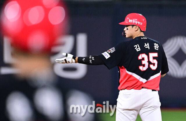 오선우가 KIA 1루 꿰차면 김석환에게 생존기회 열린다…김종국 실패했던 그 승부수, 4년만에 빛 볼까