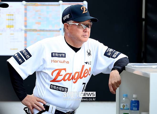 KS 7차전 홈런타자를 빼버리다니…한화 PS 무경험이 17명이나, 1000승 감독이 믿는 가을 초짜들