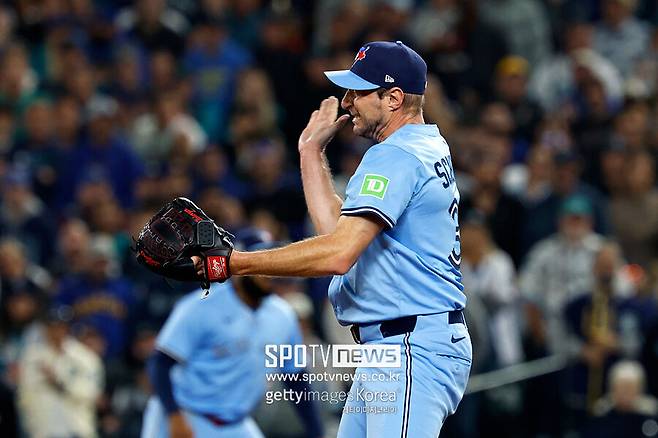 '41세 투수가 해냈다' 토론토 2연패 뒤 2연승…시애틀에 8-2 승리