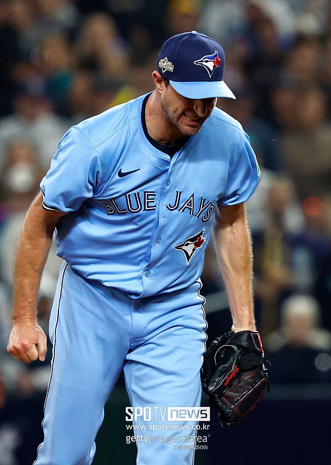 '41세 투수가 해냈다' 토론토 2연패 뒤 2연승…시애틀에 8-2 승리