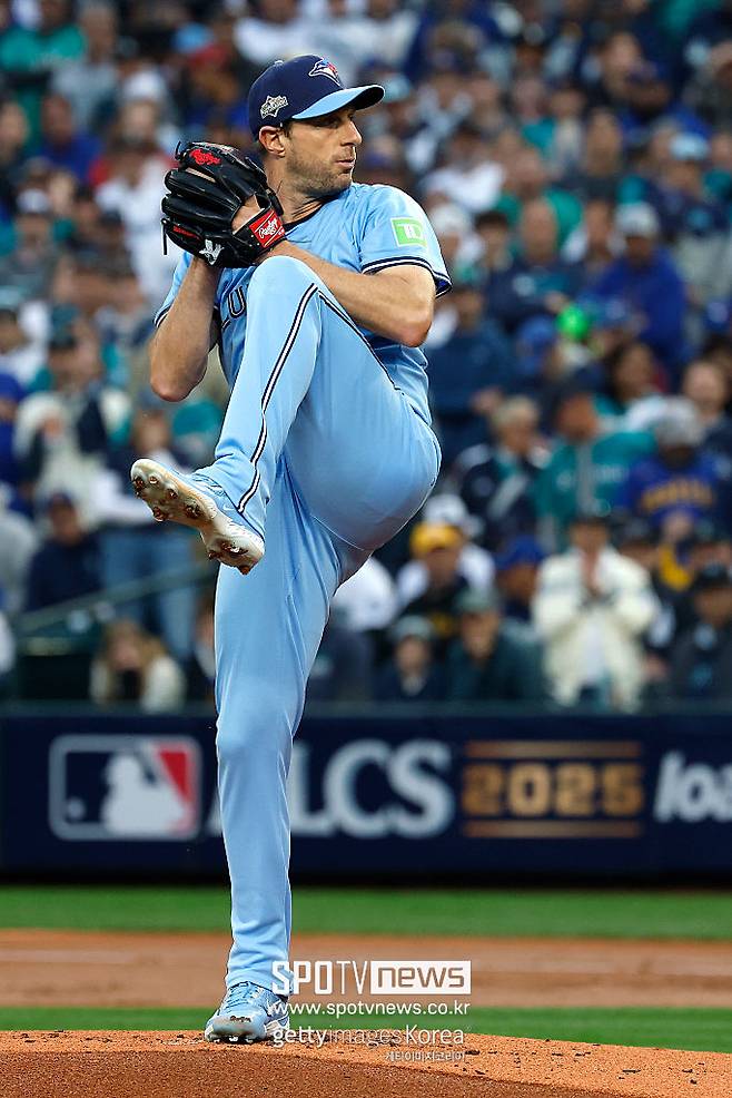 '41세 투수가 해냈다' 토론토 2연패 뒤 2연승…시애틀에 8-2 승리