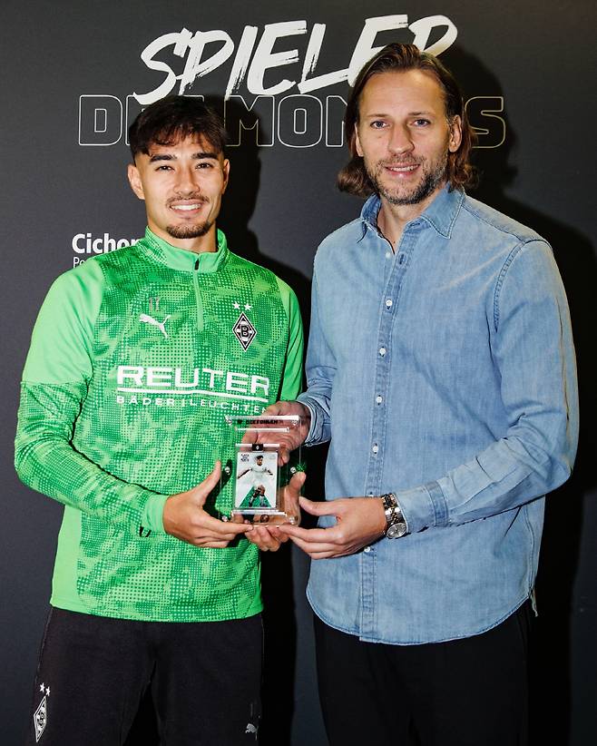 [오피셜] 韓 최고의 공식발표...'최초 혼혈 국대' 카스트로프, 이달의 선수상 수상 '분데스 완벽 적응 성공'