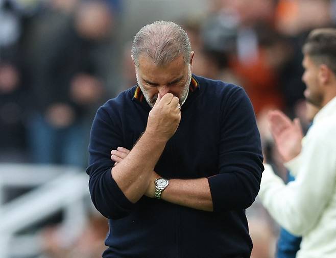 “흥민아···나 미치겠다” 패패패무무패패, 토트넘 ‘41년 만에 우승컵’ 안겨준 포스테코글루 감독 ‘경질 가능성 UP’