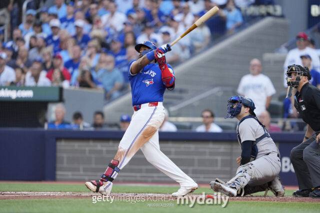 오타니도 저지도 롤리도 아니다, ML 가을야구 최고타자는 5억달러 괴수의 아들…5홈런·11타점·OPS 1.470