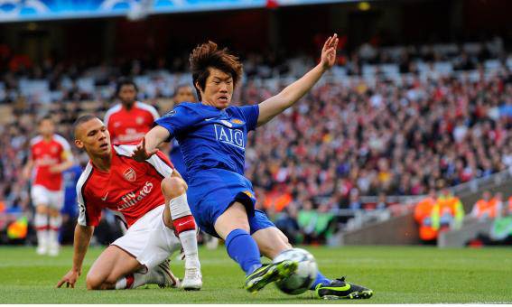 '박지성, 손흥민 있나?' EPL이 인정한 '한국인 프리미어리거 6인'…'라이벌' 일본은 9명이나 얼굴 올려