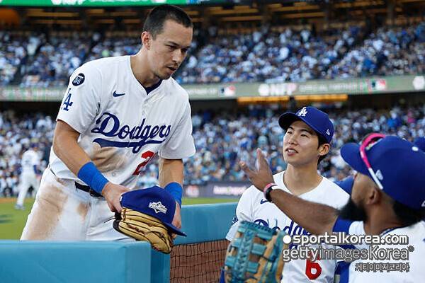 이런 선수가 韓 대표라니? NLCS MVP 차지하고 美 최고 명문 스탠포드 컴퓨터 과학·수학 전공한 다저스 영웅