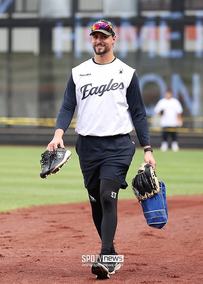 '한화 2선발'은 배탈 걱정 없겠다…등판 앞두고 참은 음식은 튀김, 경기 전날은 건강식으로