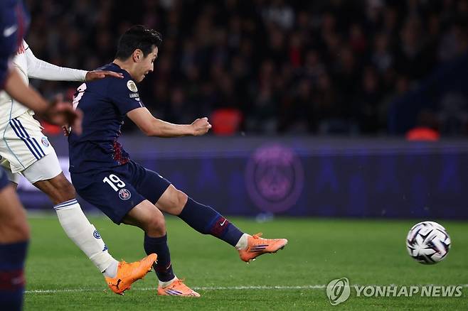 이강인 골대 강타+동점골 기여…PSG, 스트라스부르와 3-3 무승부
