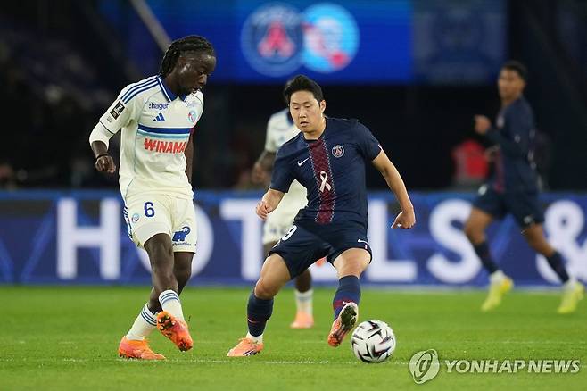 이강인 골대 강타+동점골 기여…PSG, 스트라스부르와 3-3 무승부