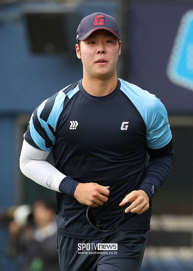 오타니도 처음에는 불가능하다고 했다… 컴퓨터도 놀란 롯데 이도류 출현? 5년 뒤 어떤 길 걷고 있을까