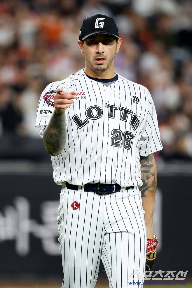 SNS로 작별이라니…159㎞ 감보아, 퇴출 확정인가요? 김태형 감독에게 직접 물었다 [SC포커스]